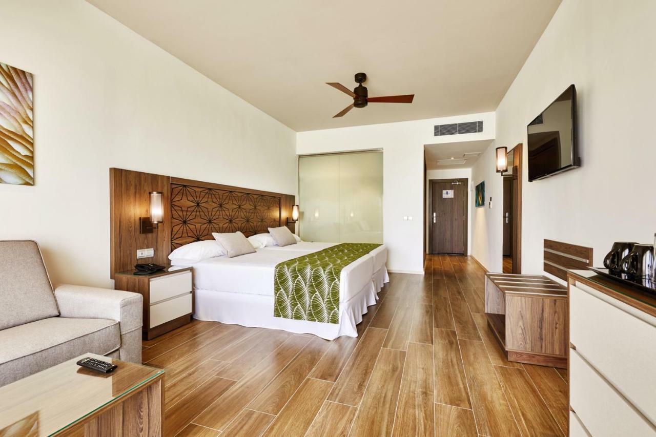 Riu Atoll Hotell Dhaalu Atoll Exteriör bild