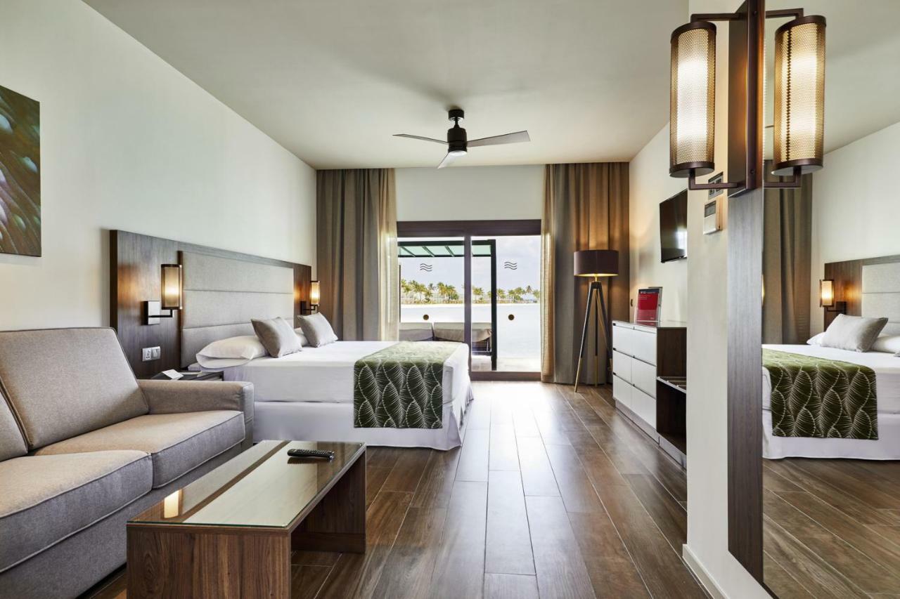 Riu Atoll Hotell Dhaalu Atoll Exteriör bild